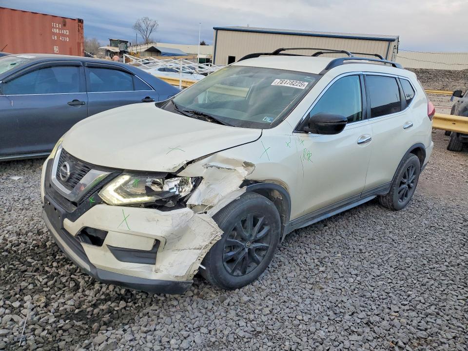 NISSAN ROGUE 2017 with VIN 5N1AT2MT8HC811708 - Photo from auction