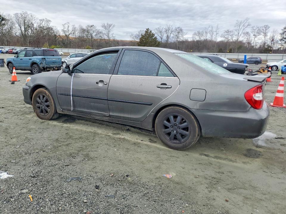 Photo 2 from auction – 2004 TOYOTA CAMRY LE with VIN 4T1BE32KX4U844499