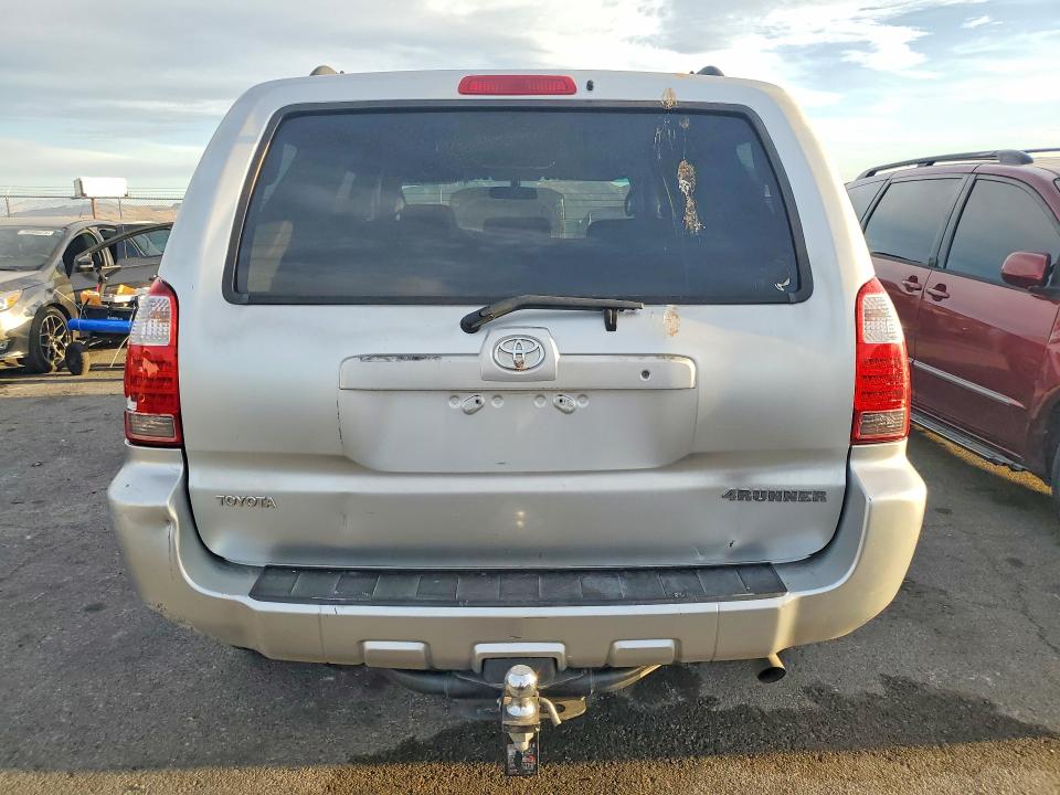 Photo 6 from auction – 2006 TOYOTA 4RUNNER SR with VIN JTEZT14R068009686