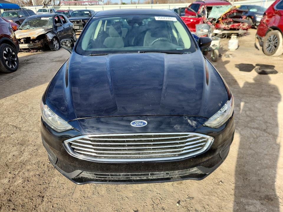 Photo 5 from auction – 2019 FORD FUSION with VIN 3FA6P0LU6KR197270
