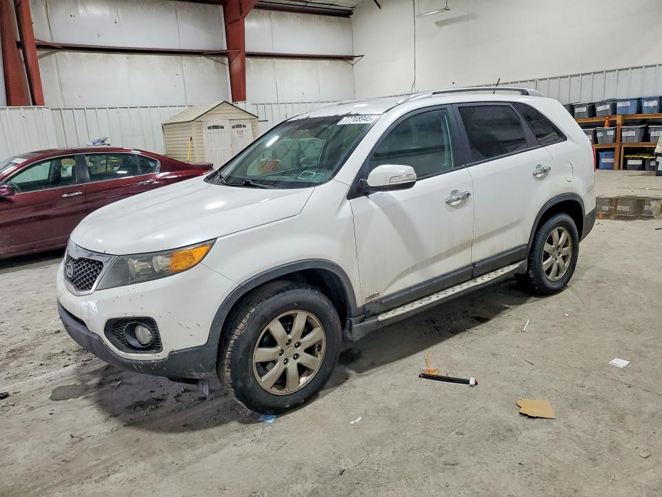 KIA SORENTO 2011 with VIN 5XYKTDA19BG178128 - Photo from auction
