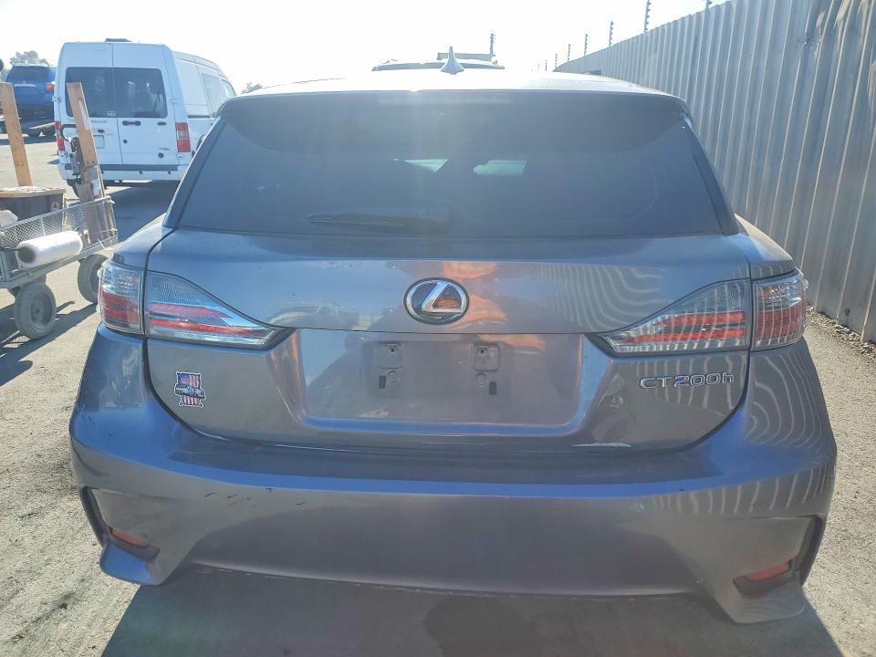Photo 6 from auction – 2015 LEXUS CT 200 with VIN JTHKD5BH6F2227802