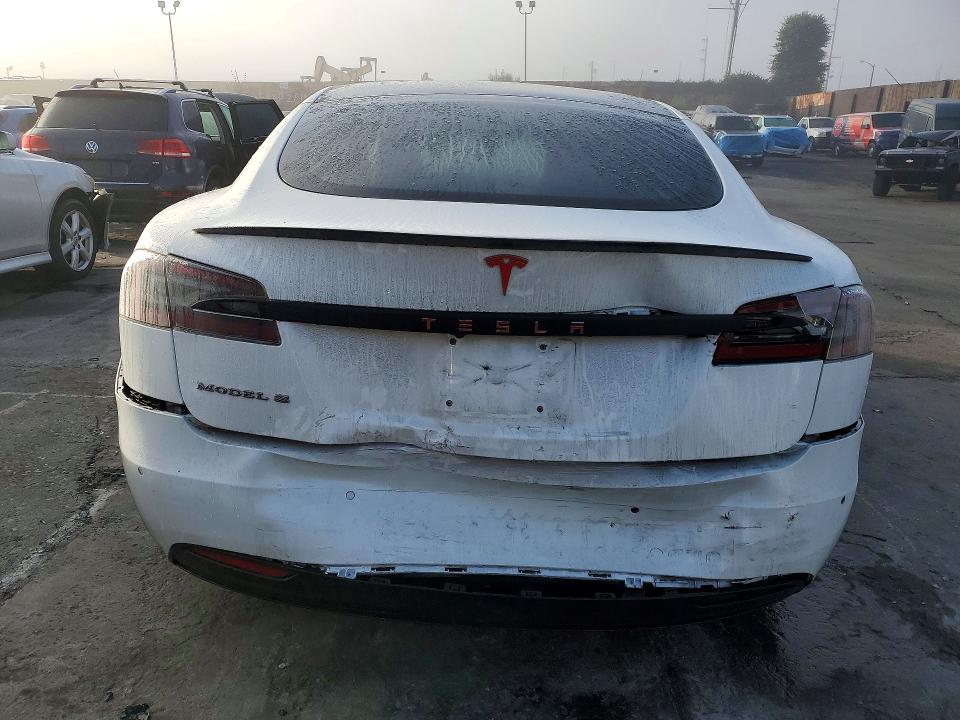 Photo 6 from auction – 2017 TESLA MODEL S with VIN 5YJSA1E28HF232252
