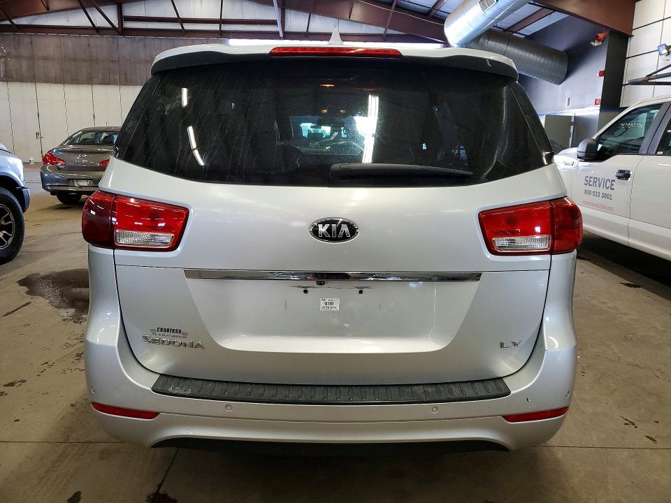Photo 6 from auction – 2017 KIA SEDONA LX with VIN KNDMB5C18H6265268