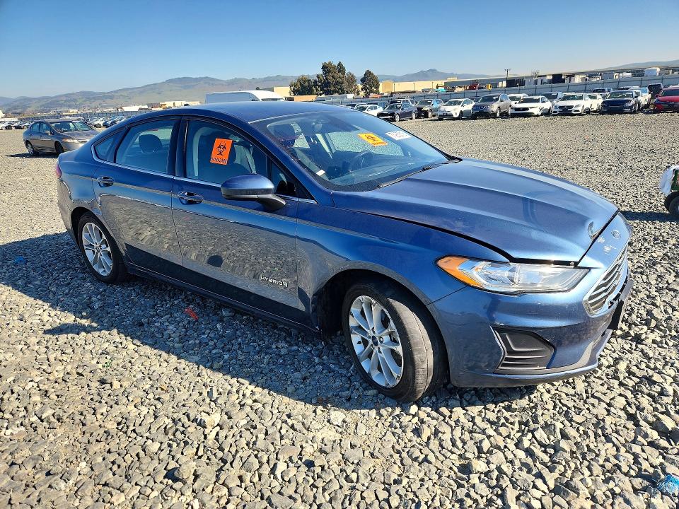 Photo 4 from auction – 2019 FORD FUSION with VIN 3FA6P0LU6KR178072