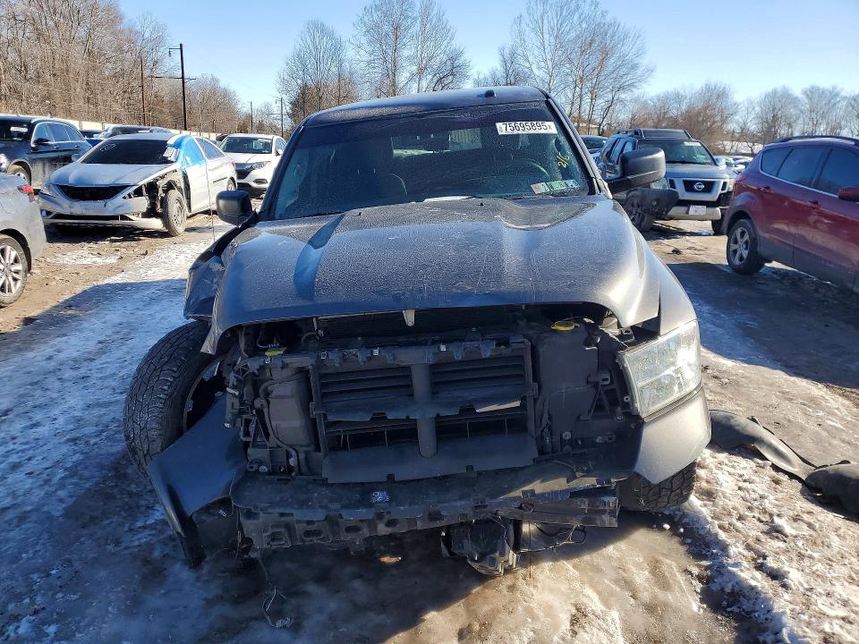 Foto 5 de la subasta – 2015 RAM 1500 ST con VIN 3C6RR7KT1FG700957