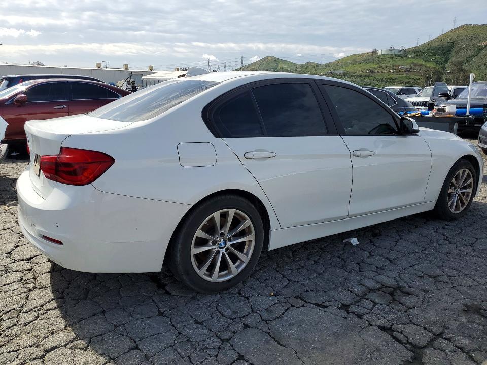 Photo 3 from auction – 2017 BMW 320 with VIN WBA8E1G32HNU15570