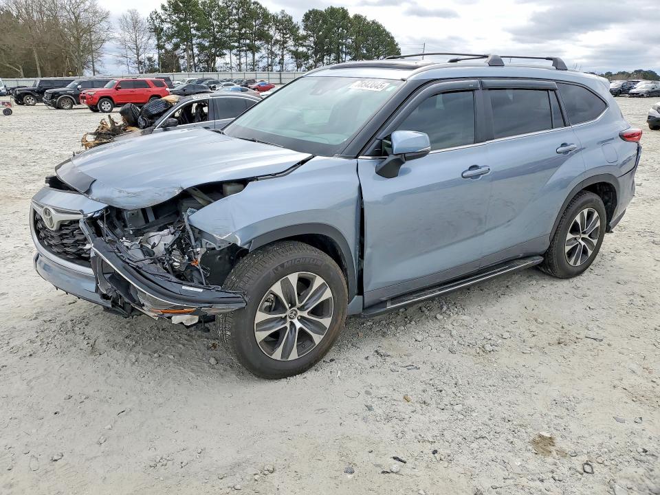 TOYOTA HIGHLANDER 2023 with VIN 5TDKDRAH0PS011660 - Photo from auction