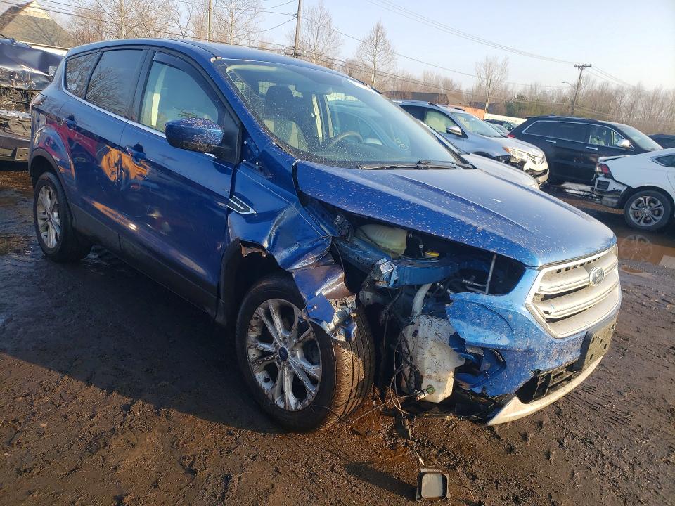 Photo 4 from auction – 2017 FORD ESCAPE with VIN 1FMCU0GD5HUB72373