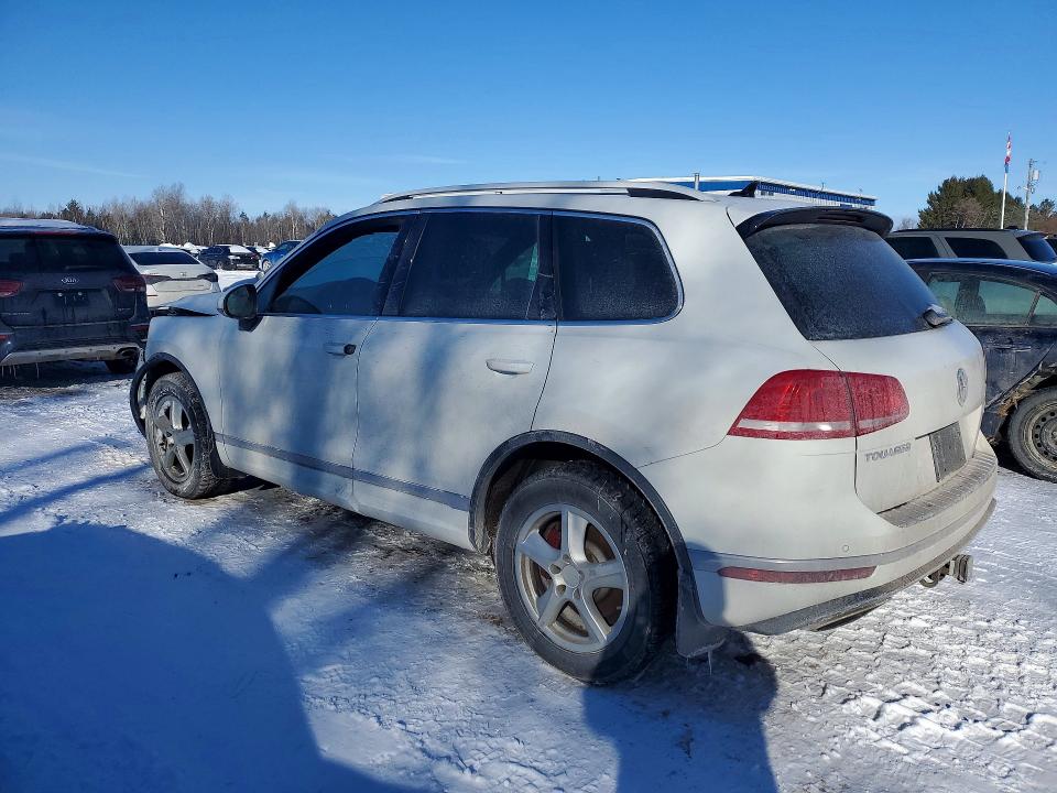 Photo 2 from auction – 2015 VOLKSWAGEN TOUAREG TD with VIN WVGDP9BP1FD004969