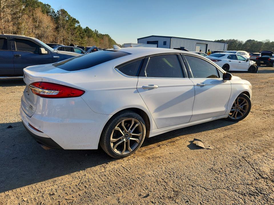Photo 3 from auction – 2020 FORD FUSION with VIN 3FA6P0CD7LR177451