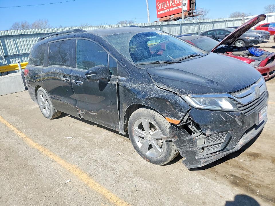 Photo 4 from auction – 2018 HONDA ODYSSEY with VIN 5FNRL6H70JB065193