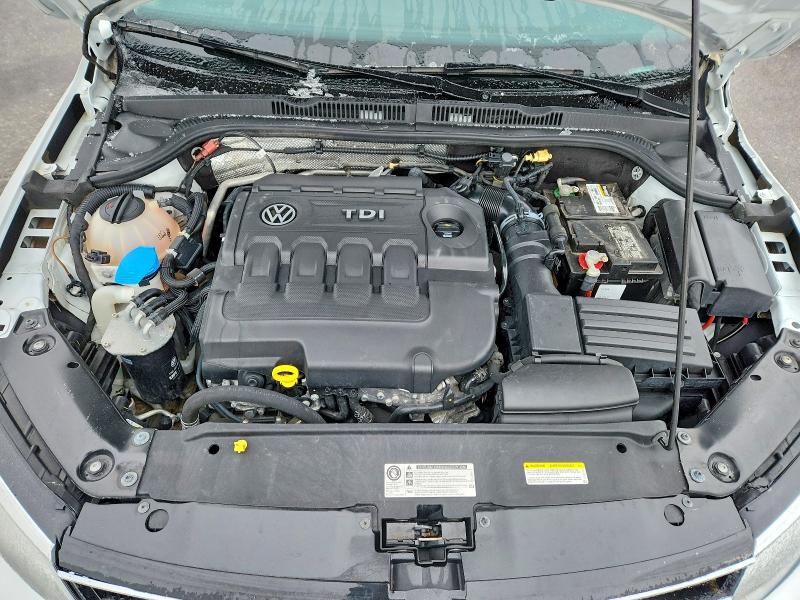 Photo 11 from auction – 2015 VOLKSWAGEN JETTA with VIN 3VWLA7AJ0FM332257