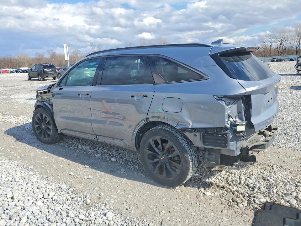 Photo 2 from auction – 2022 KIA SORENTO with VIN 5XYRK4LF5NG149577