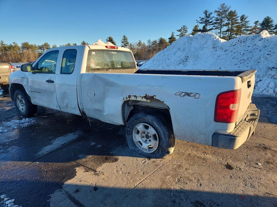 Photo 2 from auction – 2007 CHEVROLET SILVERADO with VIN 1GCEC19047E554662