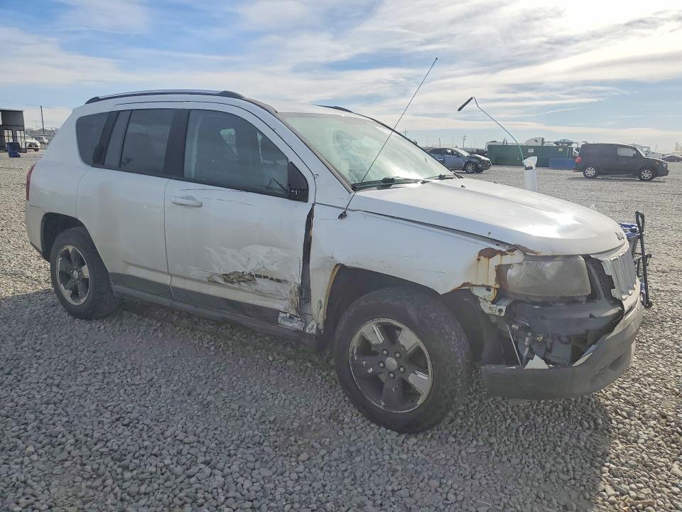 Photo 4 from auction – 2015 JEEP COMPASS with VIN 1C4NJCBA1FD273332