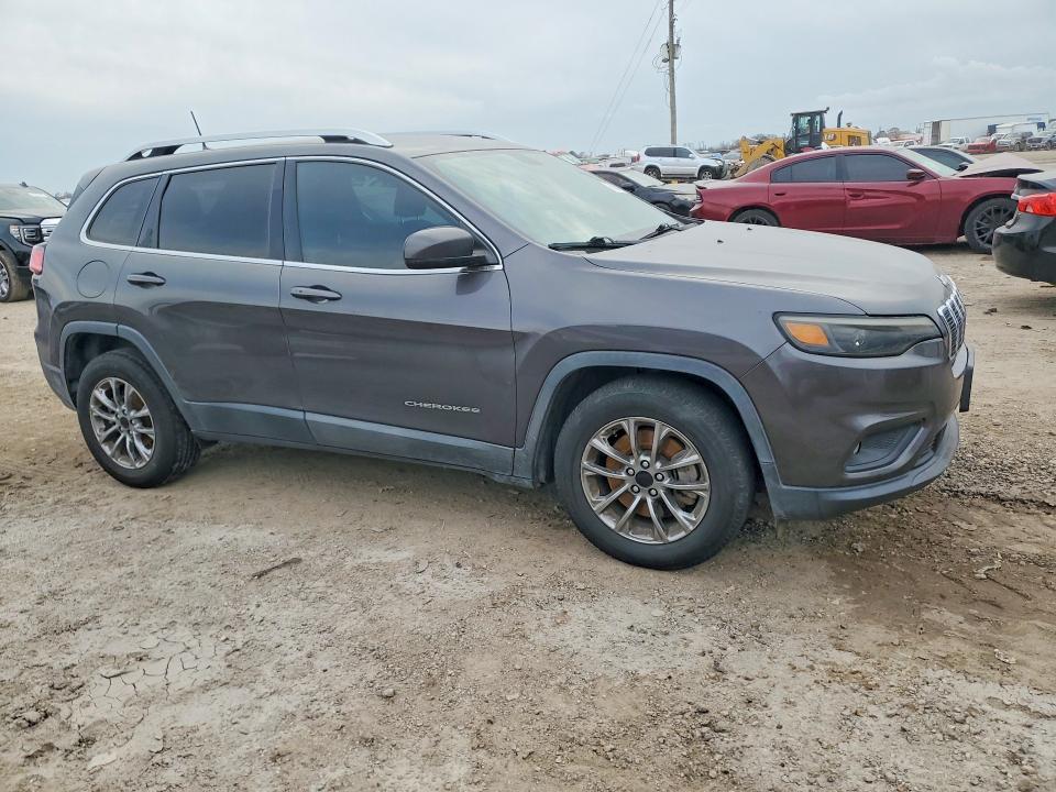 Photo 4 from auction – 2019 JEEP CHEROKEE L with VIN 1C4PJLLB2KD331894