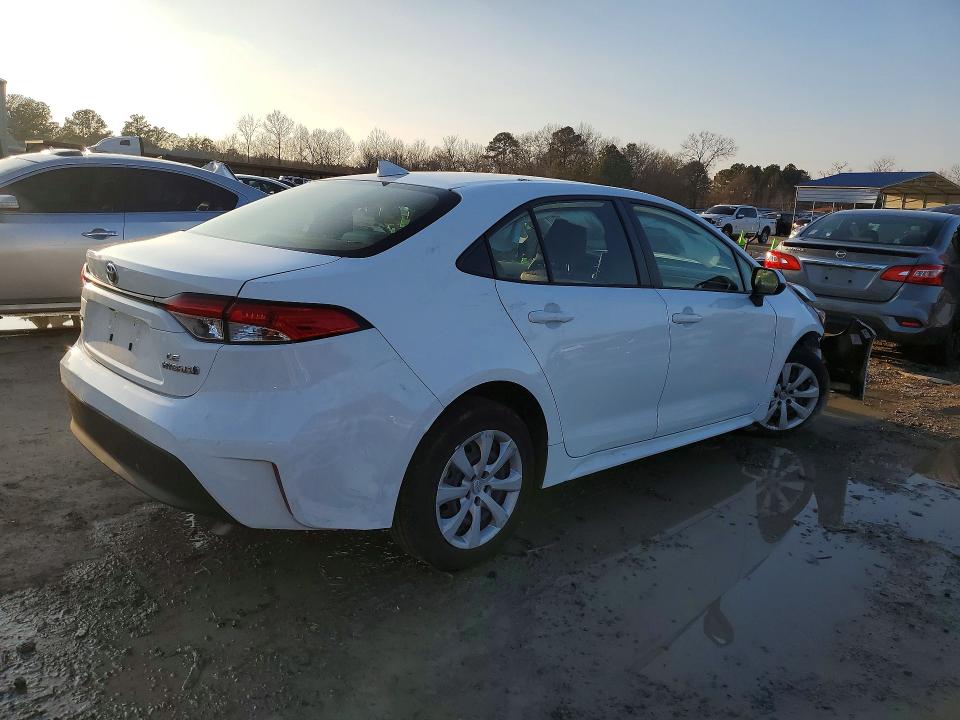 Photo 3 from auction – 2023 TOYOTA COROLLA LE with VIN JTDBCMFE2P3002416