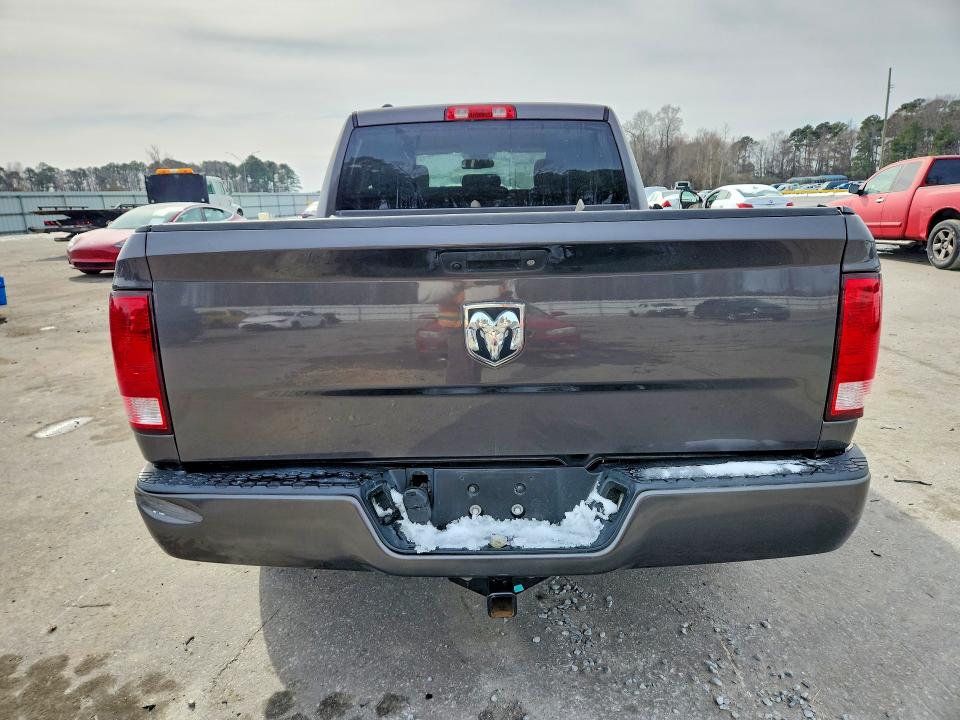 Photo 6 from auction – 2018 RAM 1500 with VIN 1C6RR6FG3JS252052