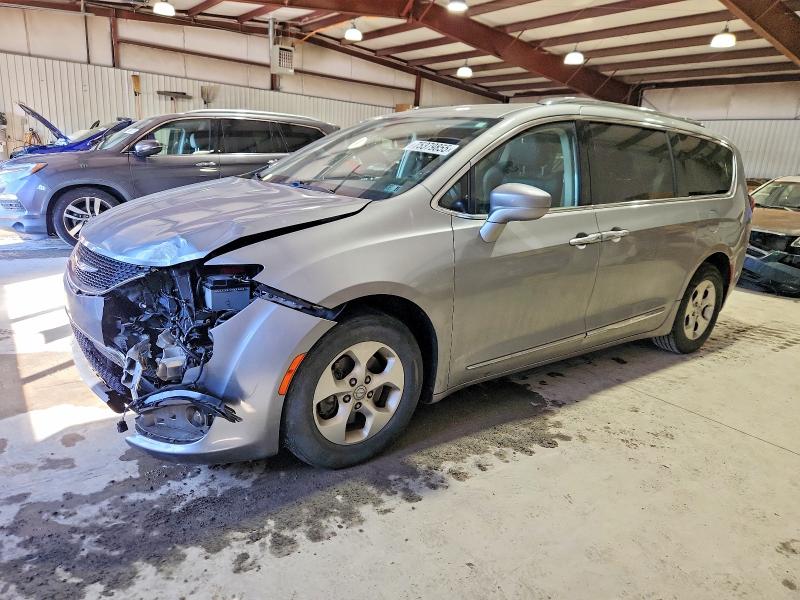 CHRYSLER PACIFICA T 2017 with VIN 2C4RC1EG9HR821948 - Photo from auction