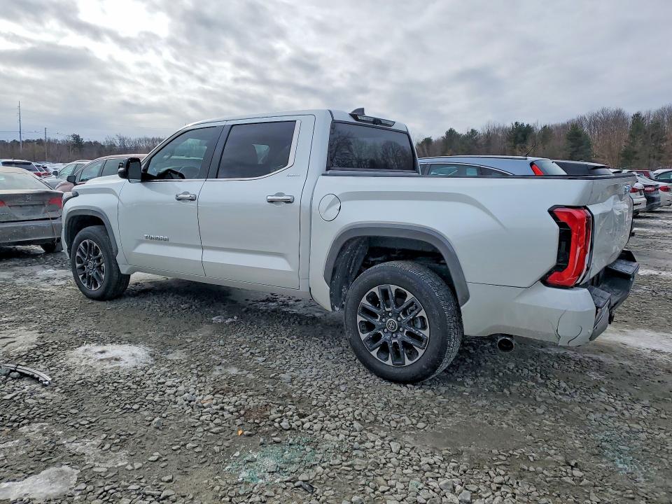 Photo 2 from auction – 2024 TOYOTA TUNDRA with VIN 5TFJA5DB2RX202823