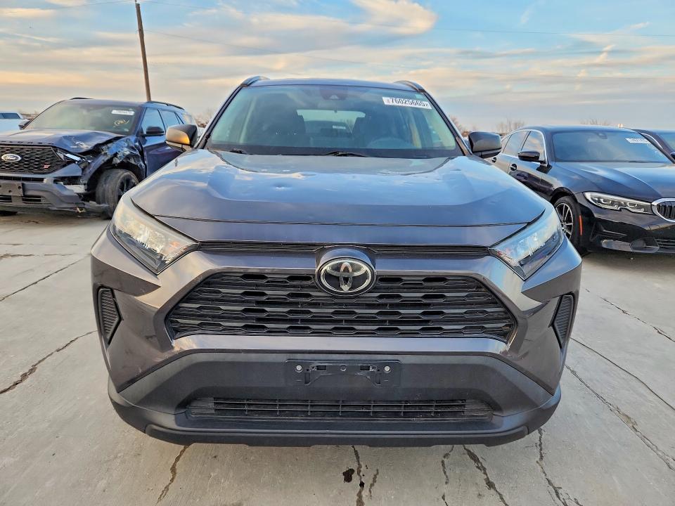 Photo 5 from auction – 2019 TOYOTA RAV4 LE with VIN 2T3H1RFV5KW003286
