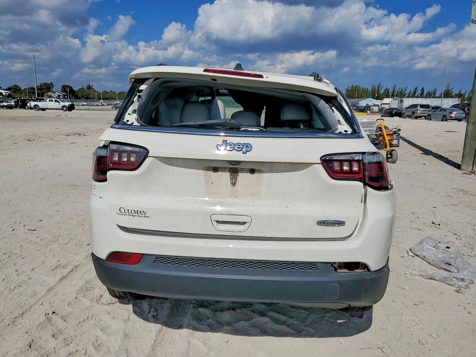 Photo 6 from auction – 2019 JEEP COMPASS with VIN 3C4NJCBB0KT637270