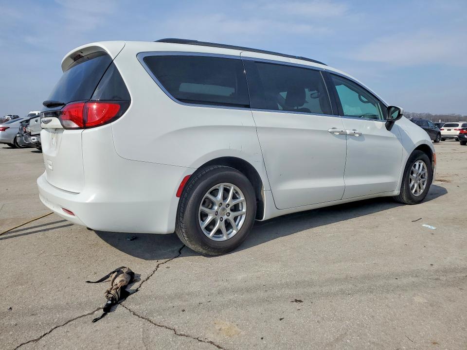 Photo 3 from auction – 2020 CHRYSLER VOYAGER with VIN 2C4RC1DG2LR268361