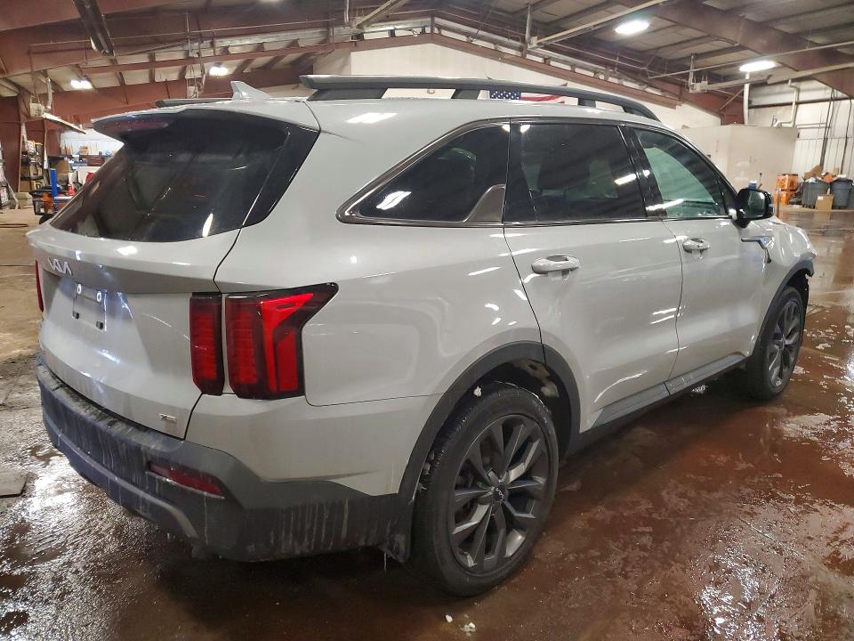 Photo 3 from auction – 2023 KIA SORENTO with VIN 5XYRHDLF0PG228804