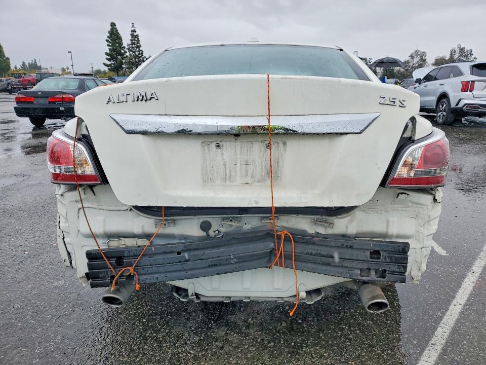 Photo 6 from auction – 2015 NISSAN ALTIMA with VIN 1N4AL3APXFN327676