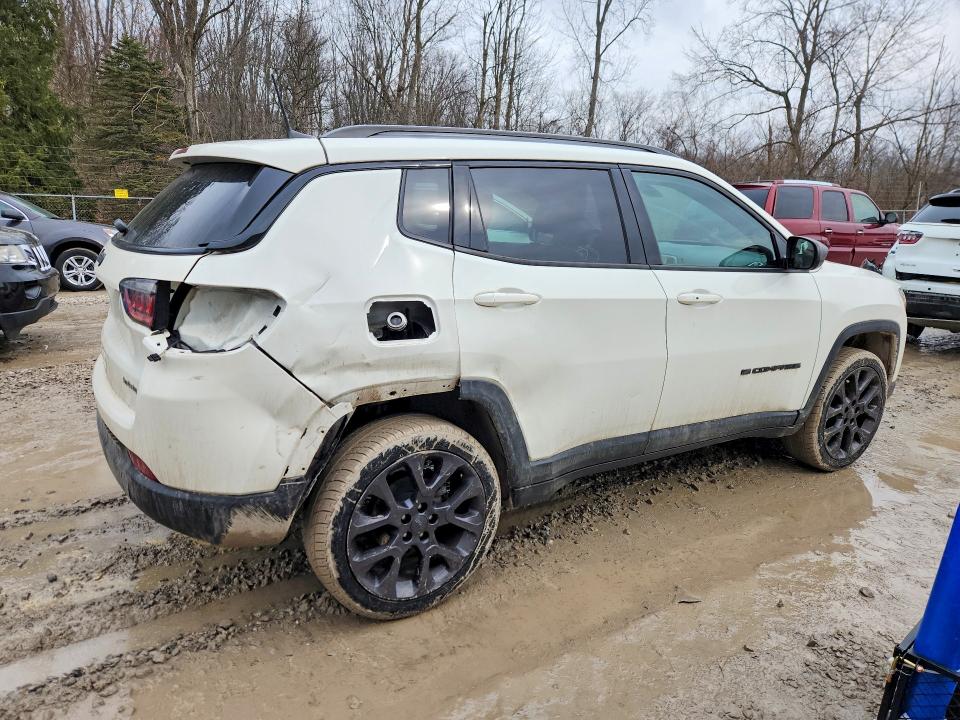 Photo 3 from auction – 2021 JEEP COMPASS with VIN 3C4NJDEB0MT516890