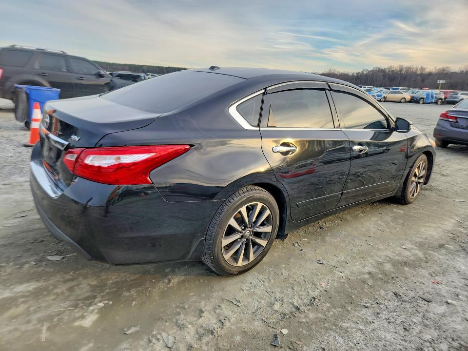 Photo 3 from auction – 2017 NISS ALTIMA with VIN 1N4AL3AP8HC274880