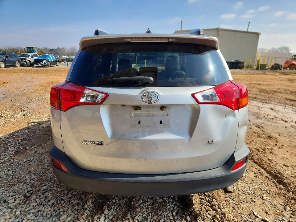 Photo 6 from auction – 2015 TOYOTA RAV4 LE with VIN JTMZFREV1FJ032392