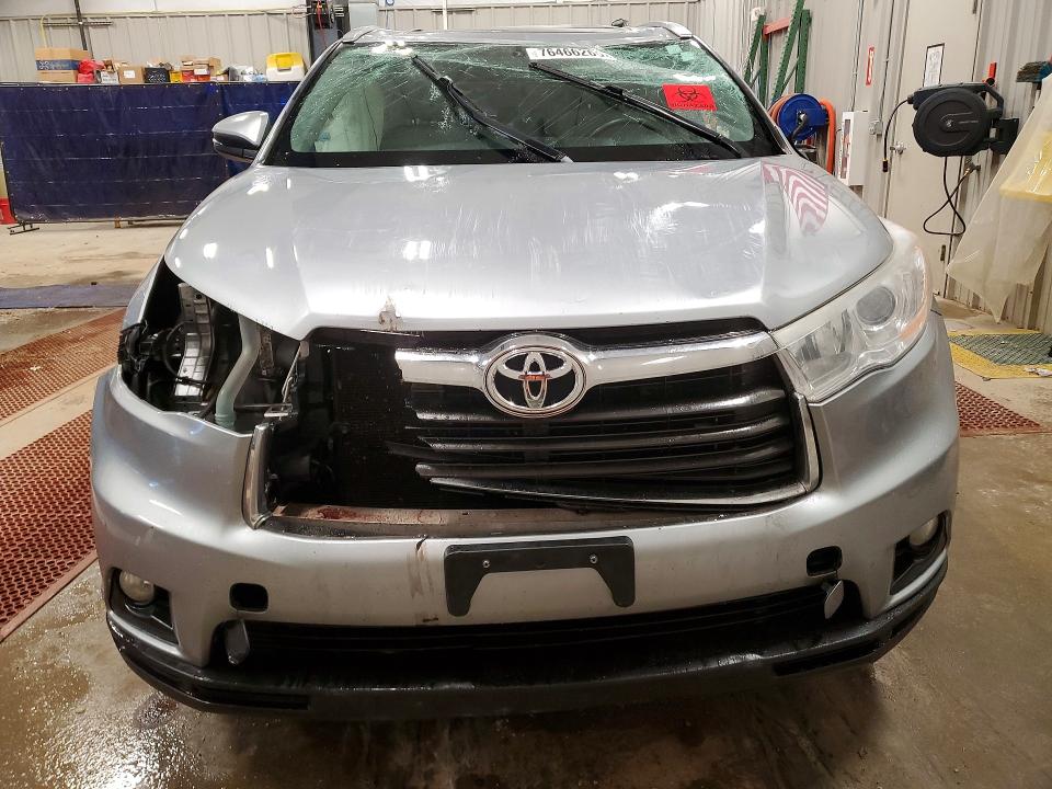 Photo 5 from auction – 2014 TOYOTA HIGHLANDER with VIN 5TDJKRFH4ES025262