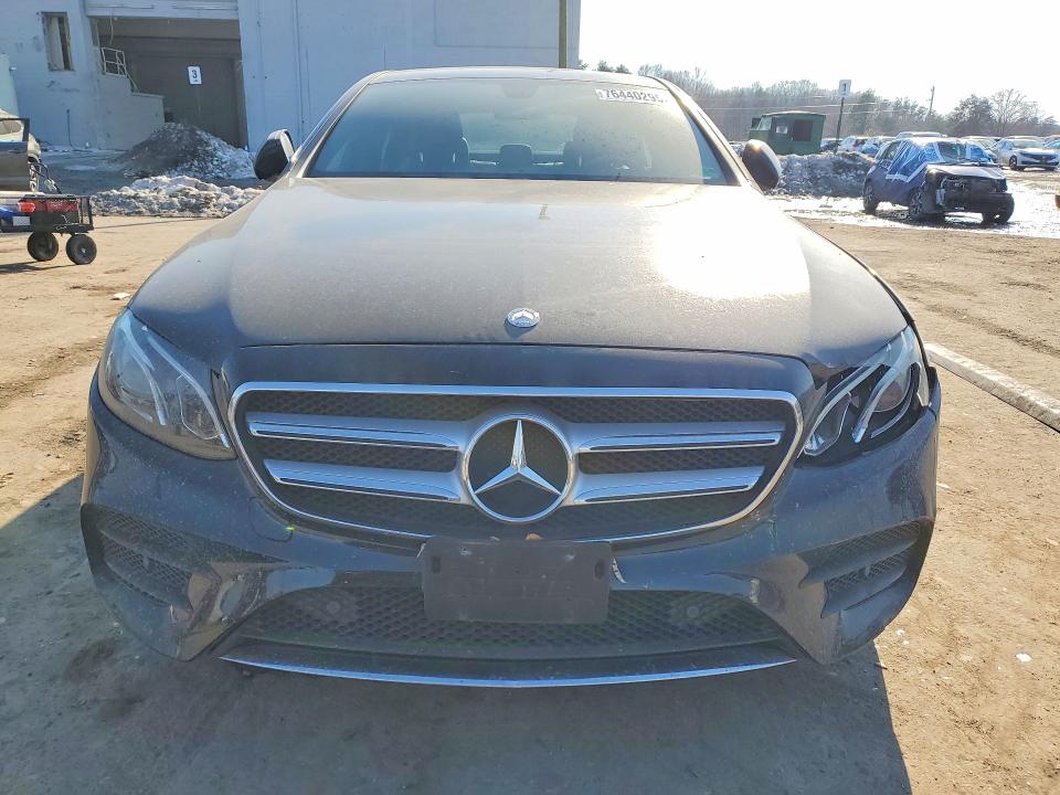 Photo 5 from auction – 2017 MERCEDES-BENZ E with VIN WDDZF4KB3HA209935