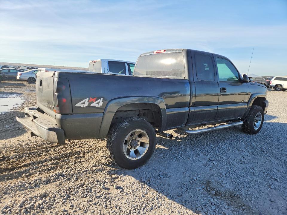 Photo 3 from auction – 2004 CHEVROLET SILVERADO with VIN 1GCHK29U24E381020