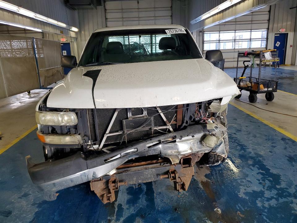 Photo 5 from auction – 2002 CHEVROLET SILVERADO with VIN 1GCHK24U62Z121040