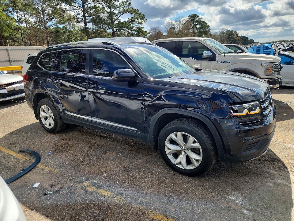 Photo 4 from auction – 2018 VOLKSWAGEN ATLAS with VIN 1V2BR2CA6JC504341