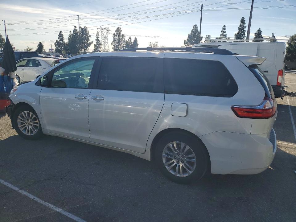 Foto 2 de la subasta – 2016 TOYOTA SIENNA con VIN 5TDYK3DC7GS736718