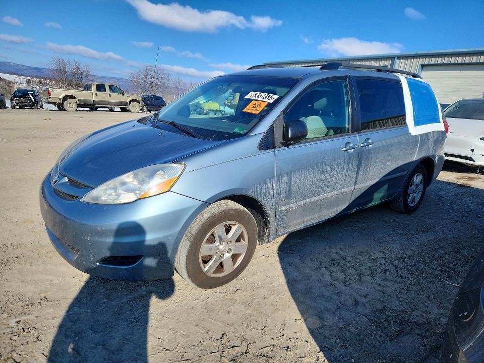 TOYOTA SIENNA 2010 with VIN 5TDKK4CC0AS329294 - Photo from auction