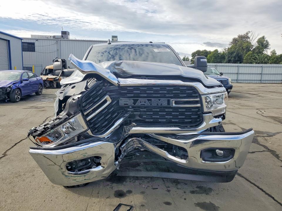 Photo 5 from auction – 2024 RAM 2500 with VIN 3C6UR5DJ8RG354078