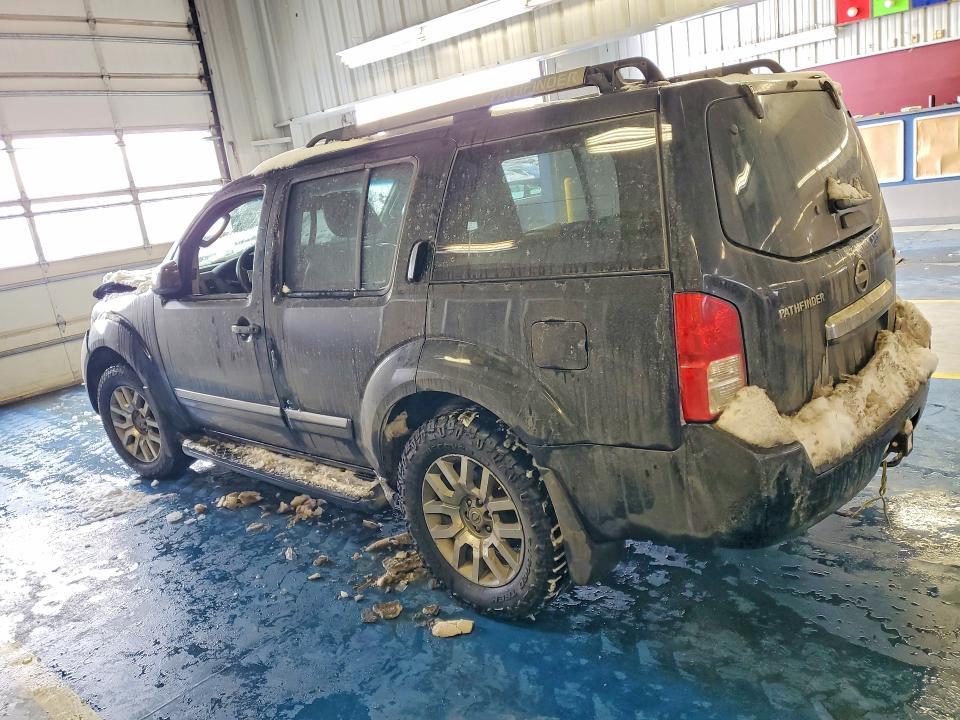 Photo 2 from auction – 2010 NISSAN PATHFINDER with VIN 5N1AR1NB5AC623412