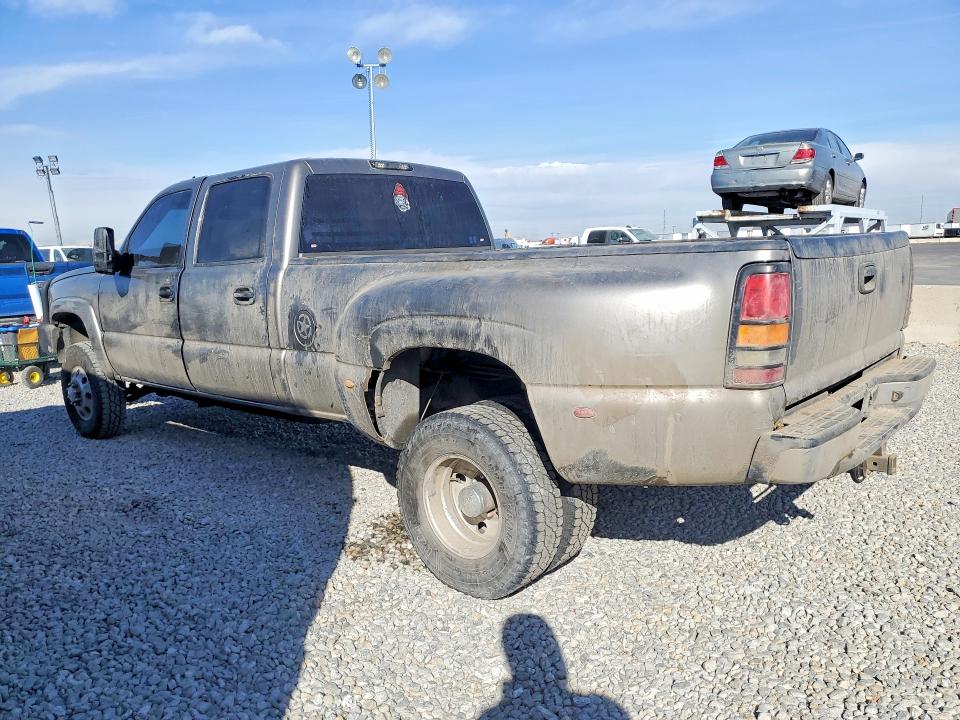 Photo 2 from auction – 2006 CHEVROLET SILVERADO with VIN 1GCJK33D26F144427