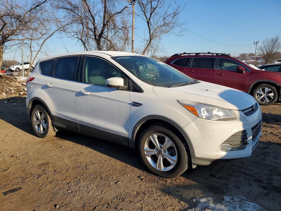 Фото 4 с аукциона – 2016 FORD ESCAPE SE с VIN 1FMCU9GX8GUA89338