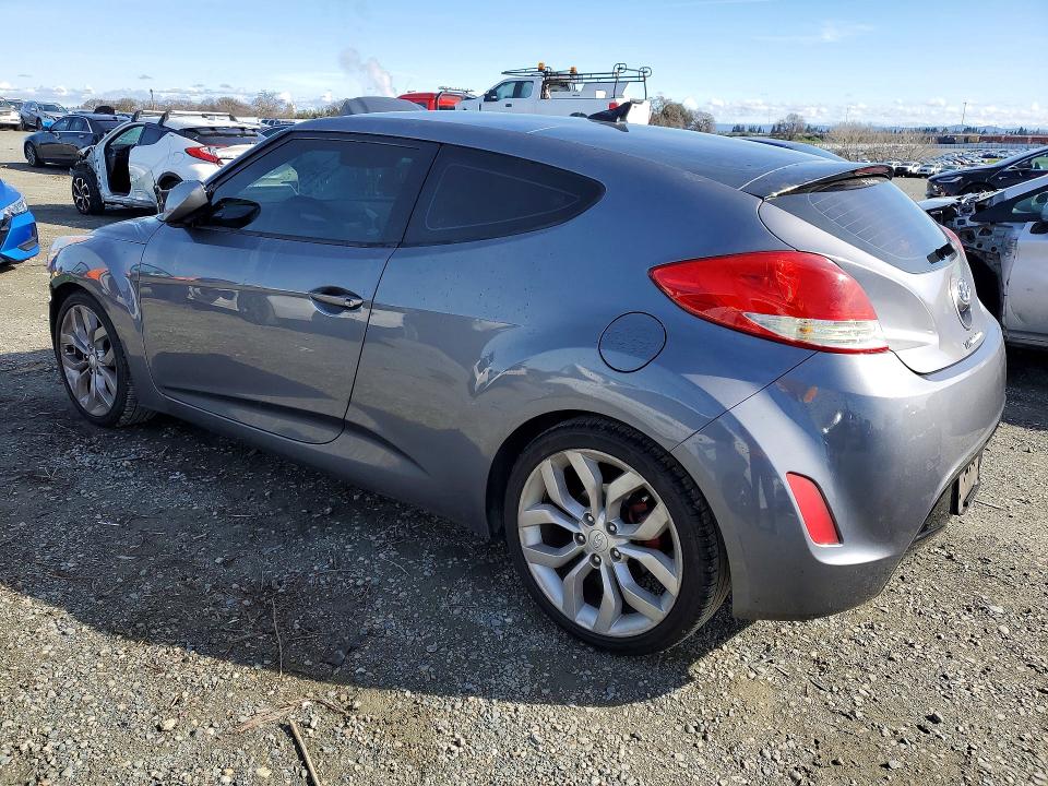 Photo 2 from auction – 2013 HYUNDAI VELOSTER with VIN KMHTC6AD6DU108349