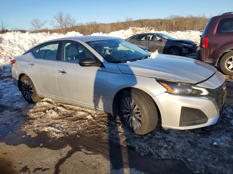 Photo 4 from auction – 2024 NISS ALTIMA with VIN 1N4BL4DV5RN331210