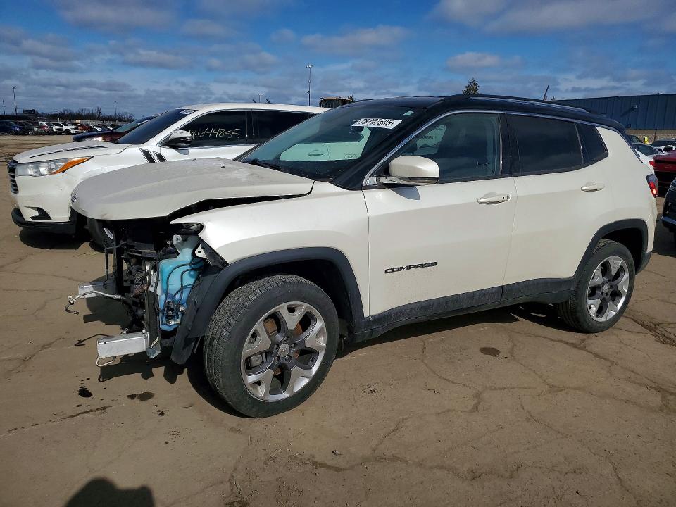 JEEP COMPASS 2019 with VIN 3C4NJDCB0KT817708 - Photo from auction