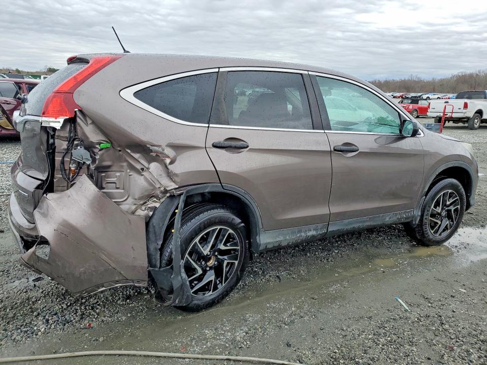 Photo 3 from auction – 2016 HONDA CR-V SE with VIN 2HKRM3H40GH541776