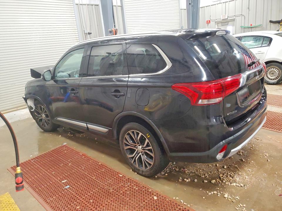 Photo 2 from auction – 2018 MITSUBISHI OUTLANDER with VIN JA4AZ3A33JJ001184