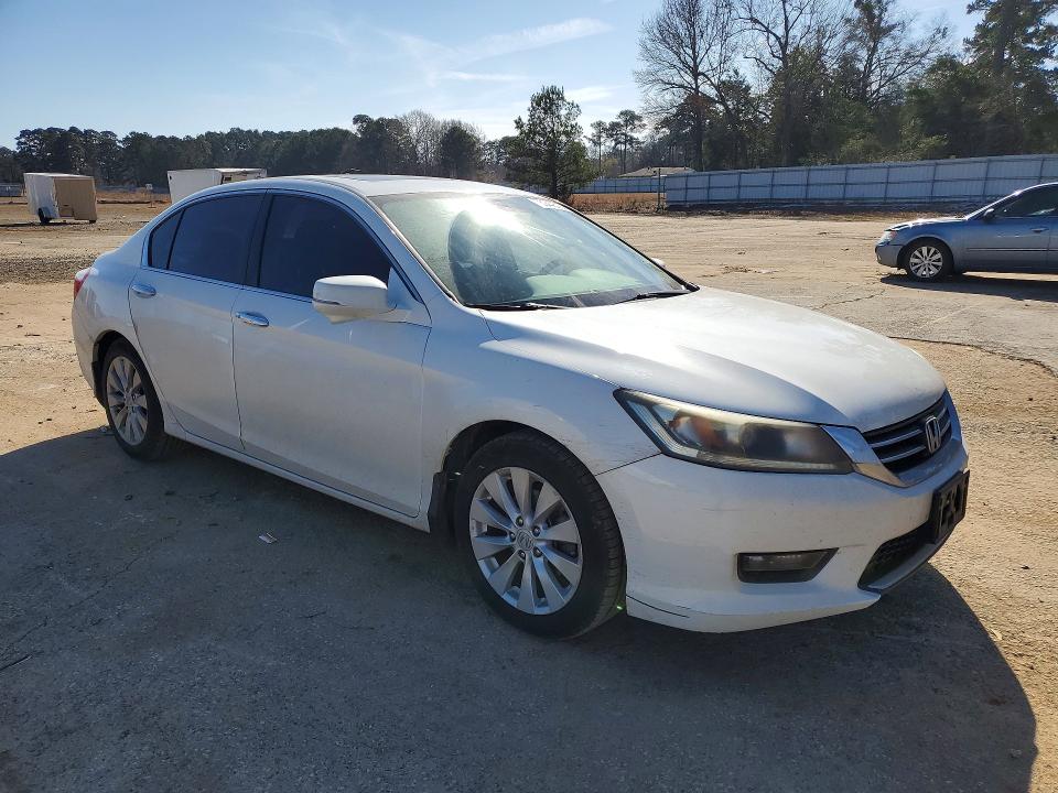Photo 4 from auction – 2014 HONDA ACCORD with VIN 1HGCR2F84EA148702